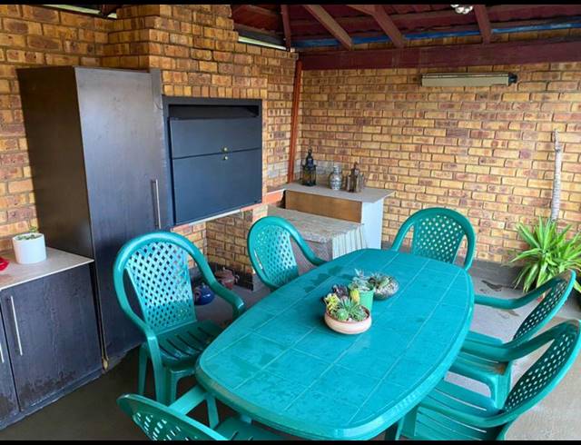 3 BEDROOM TOWNHOUSE FOR SALE IN KEMPTON PARK EXT 04